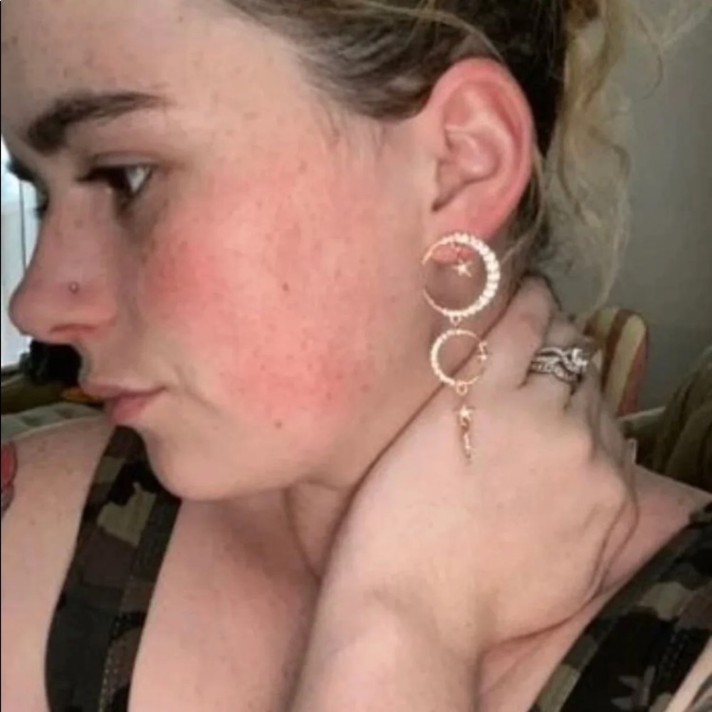 Earrings - Picture 5 of 6